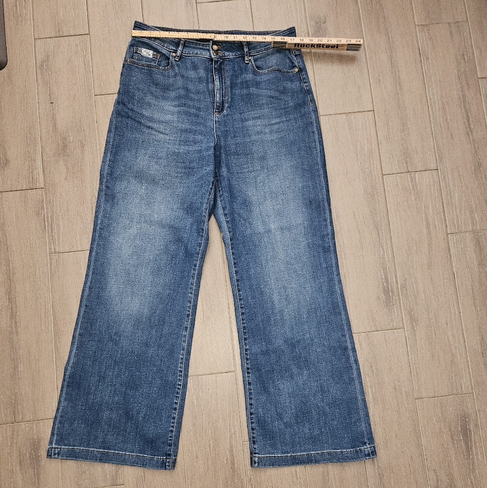 KARL LAGERFELD PARIS High Rise Wide Leg Jeans.